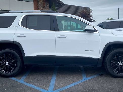 Used 2019 GMC Acadia SLT w/ LPO, Floor Liner Package FWD image 32