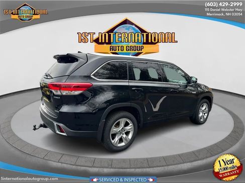 Used 2017 Toyota Highlander Limited w/ Carpet Mat Package image 9