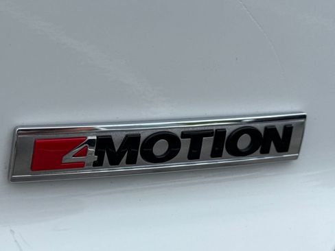 Certified 2022 Volkswagen Atlas Cross Sport SE image 38