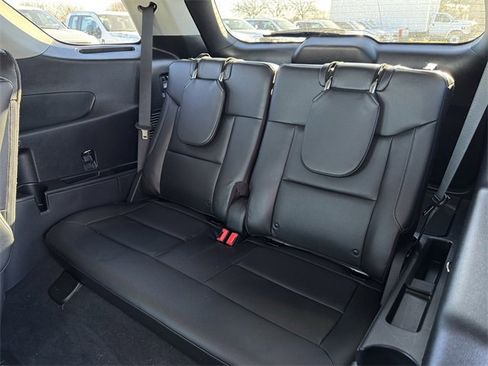 Used 2023 Ford Explorer Limited w/ Limited Technology Package image 28