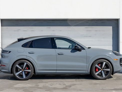 Certified 2025 Porsche Cayenne GTS image 8