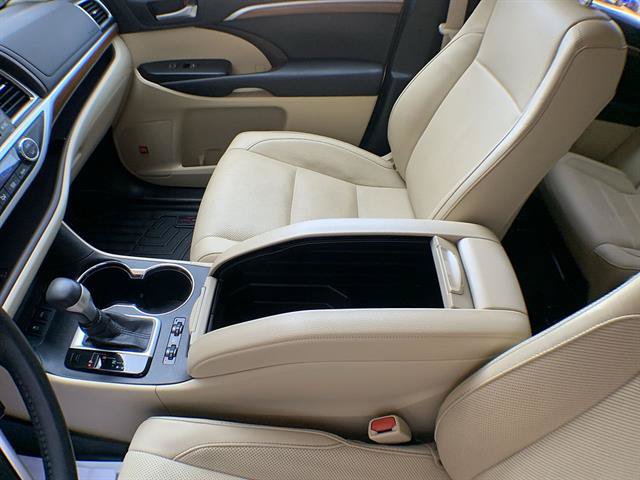 Used 2019 Toyota Highlander Limited FWD image 21