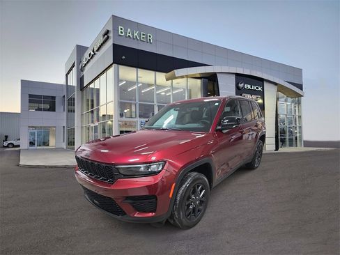 Used 2024 Jeep Grand Cherokee Altitude image 1