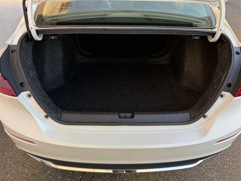 Used 2019 Honda Insight Touring image 23