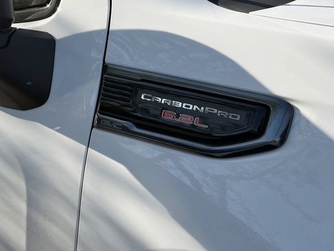 Used 2024 GMC Sierra 1500 AT4 w/ Technology Package AWD/4WD image 8