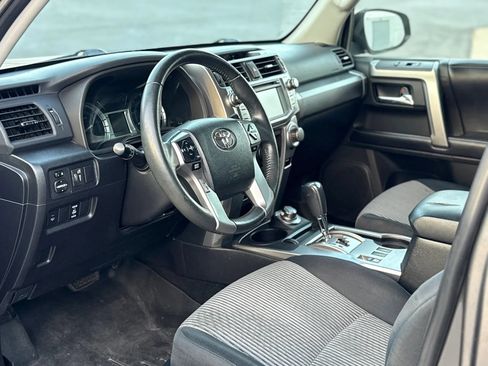 Used 2016 Toyota 4Runner SR5 AWD/4WD image 19