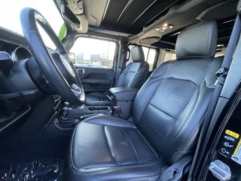 Used 2022 Jeep Wrangler Unlimited Sahara image 23