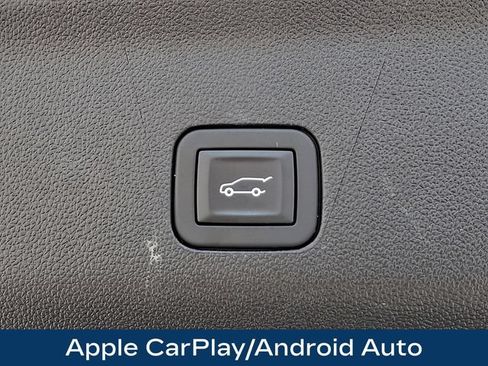 Used 2025 Chevrolet Suburban Z71 AWD/4WD image 32
