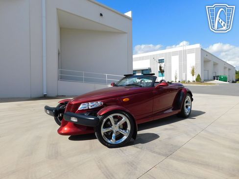 Used 2002 Chrysler Prowler RWD image 2