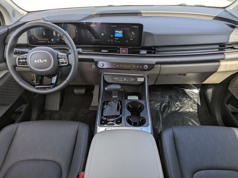 New 2026 Kia Carnival EX image 21