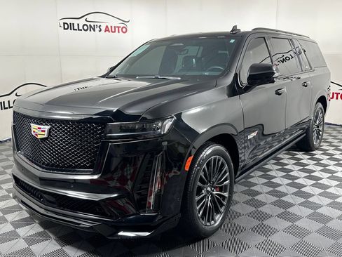 Used 2023 Cadillac Escalade ESV V AWD/4WD image 2