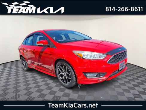 Used 2016 Ford Focus SE w/ SE Sport Package image 1