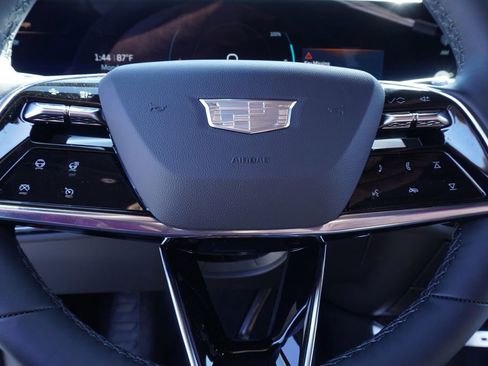 New 2025 Cadillac Lyriq Luxury image 17