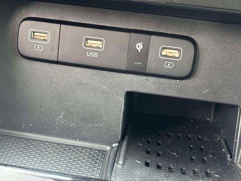 Used 2024 Kia Carnival SX image 12