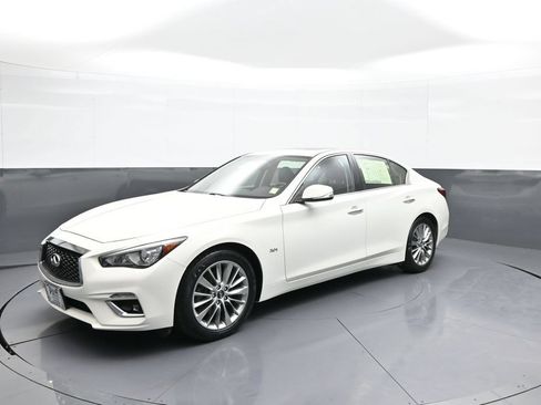 Used 2019 INFINITI Q50 Luxe w/ Essential Package (3.0T Luxe) AWD/4WD image 10
