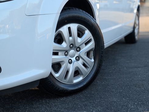 Used 2019 Dodge Grand Caravan SE w/ UConnect Hands-Free Group image 6