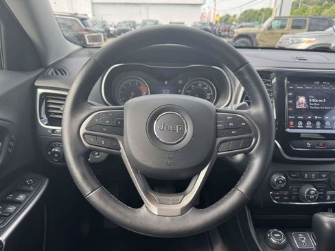 Used 2019 Jeep Cherokee Limited AWD/4WD image 12
