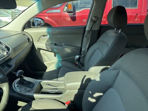 Used 2014 Kia Sportage LX image 2