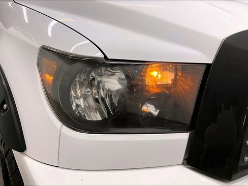 Used 2010 Toyota Tundra 4x4 CrewMax image 31