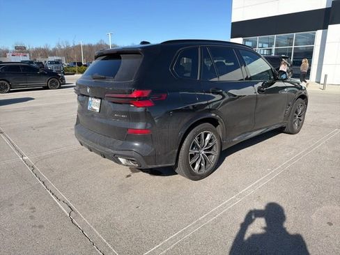 Used 2024 BMW X5 xDrive40i w/ M Sport Package image 3