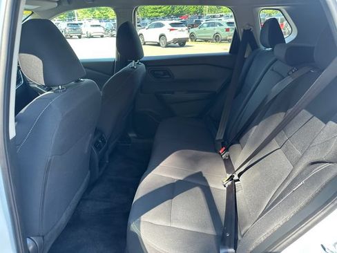 Used 2024 Nissan Rogue S AWD/4WD image 18