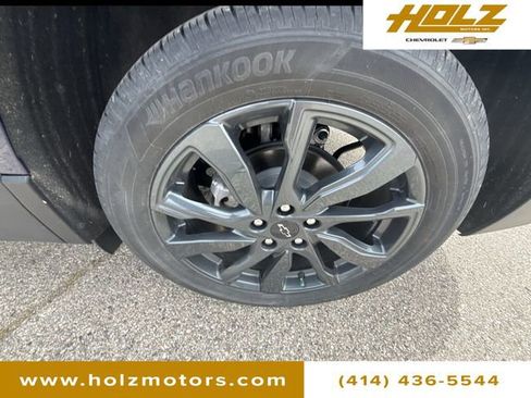 Certified 2023 Chevrolet Equinox RS w/ RS Leather Package AWD/4WD image 32