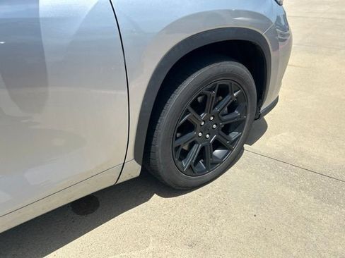 Used 2022 Toyota Highlander L FWD image 15