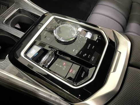 Used 2024 BMW i7 eDrive50 RWD image 20