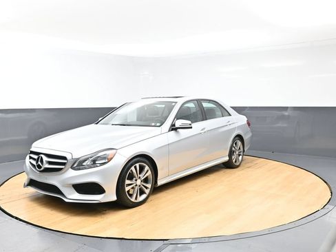 Used 2016 Mercedes-Benz E 350 4MATIC Sedan image 5
