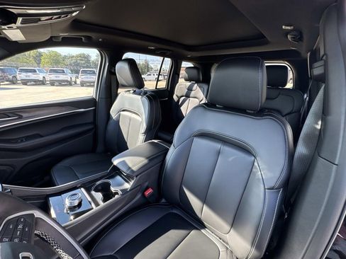 New 2025 Jeep Grand Cherokee Limited w/ Black Appearance Package image 50