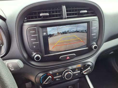 Used 2025 Kia Soul LX FWD image 6