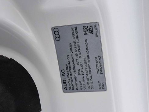 Used 2025 Audi Q3 2.0T Premium w/ Convenience Package AWD/4WD image 29
