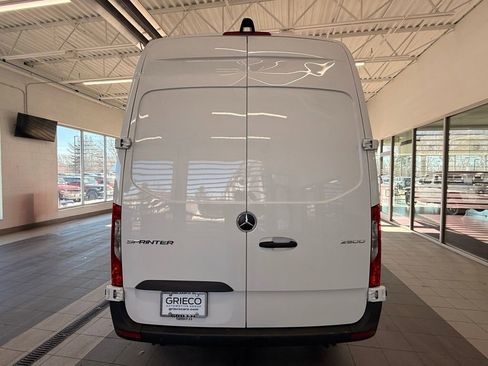 Used 2025 Mercedes-Benz Sprinter 2500 image 8