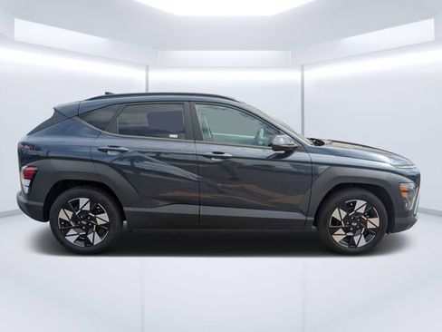 Used 2024 Hyundai Kona SEL w/ Convenience Package FWD image 2
