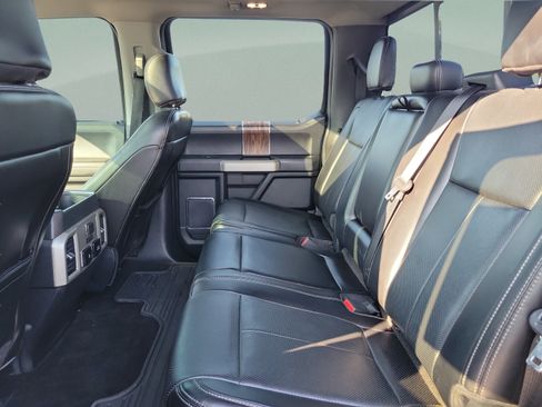 Used 2018 Ford F150 Lariat w/ Equipment Group 502A Luxury AWD/4WD image 8