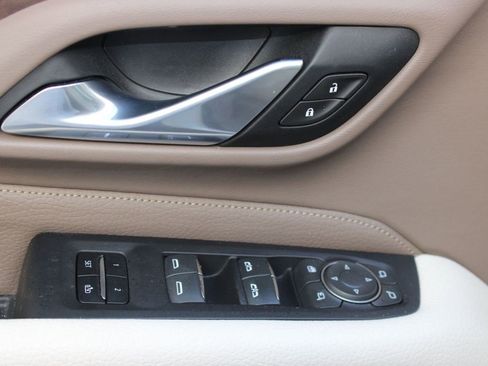 Used 2021 GMC Yukon Denali w/ Denali Premium Package image 12