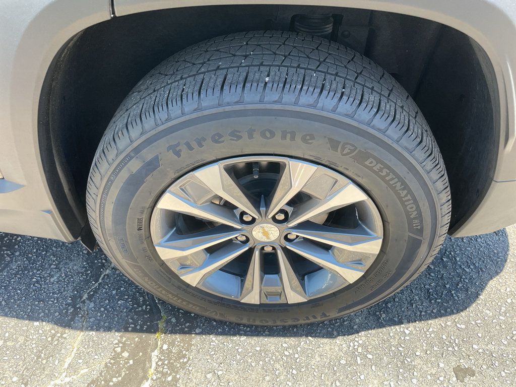 Certified 2026 Chevrolet Equinox LT w/ Convenience Package II FWD image 5