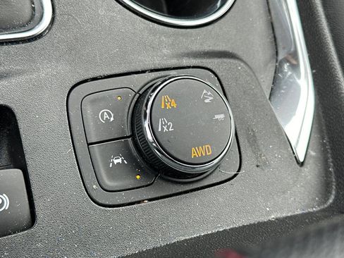 Certified 2023 Chevrolet Traverse RS image 31