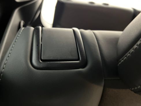 Used 2024 Mitsubishi Outlander SE FWD image 25