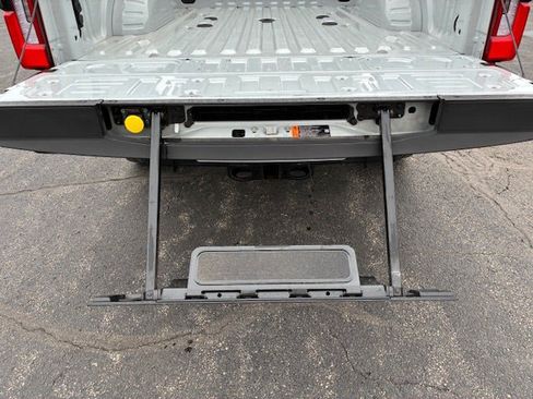 Used 2025 Ford F250 Platinum AWD/4WD image 13