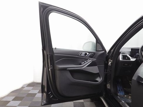 Certified 2023 BMW X7 xDrive40i w/ M Sport Package image 4
