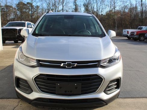 Used 2021 Chevrolet Trax LT w/ Sport Edition image 11