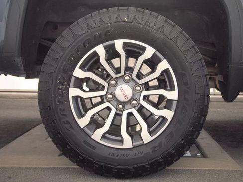 Used 2020 GMC Sierra 1500 AT4 w/ AT4 Premium Package AWD/4WD image 11