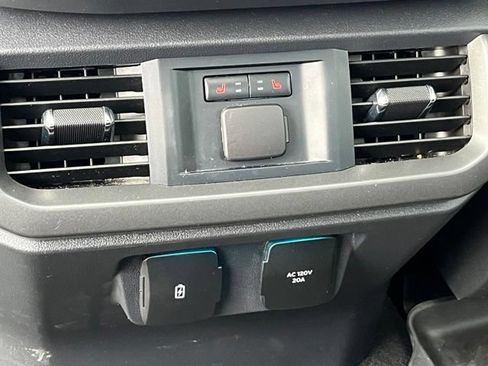 Used 2019 Ford F150 Lariat w/ Equipment Group 502A Luxury AWD/4WD image 25