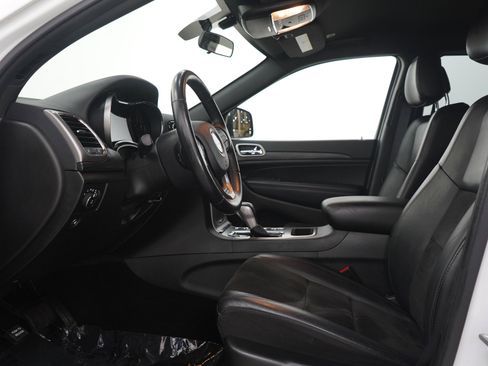 Used 2021 Jeep Grand Cherokee Laredo X AWD/4WD image 24