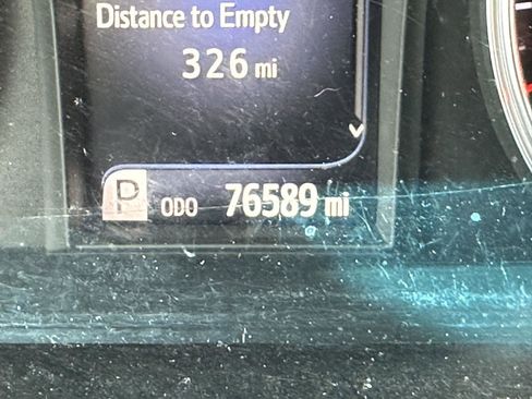 Used 2017 Toyota Camry XSE w/ Moonroof Package image 14