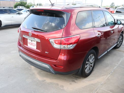 Used 2014 Nissan Pathfinder SV image 9