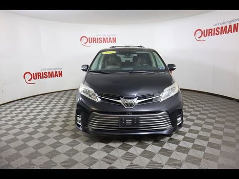 Used 2018 Toyota Sienna Limited Premium w/ Carpet Mat Package image 20