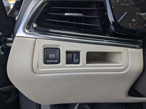 Used 2020 Cadillac XT6 Premium Luxury image 29