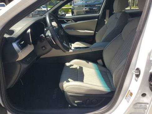 Used 2023 Genesis G70 2.0T w/ Sport Prestige Package RWD image 16